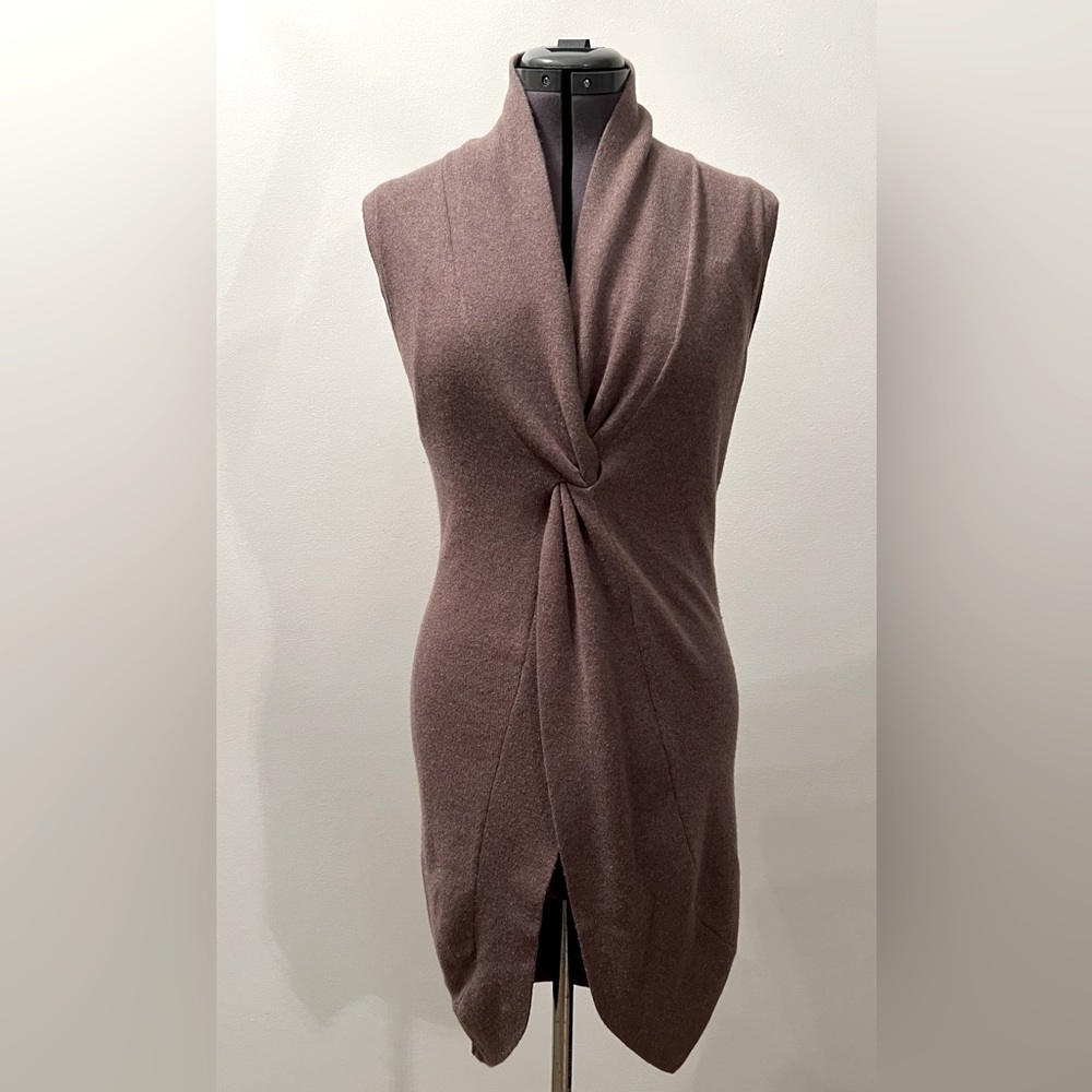 Brunello Cucinelli Knot-accented Sleeveless Cashmere Sweater/Tunic, Size M